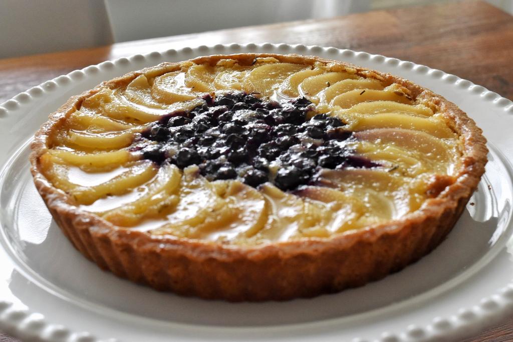 Pear Blueberry Lavender Tart (2 pcs 4" / 9")